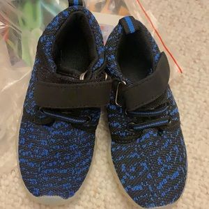 Toddler boy sneaker